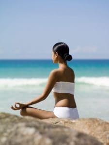 Yoga et Huiles Essentielles : l'art de les combiner