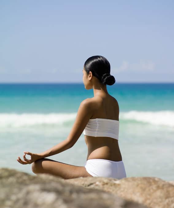 Yoga et Huiles Essentielles : l’art de les combiner